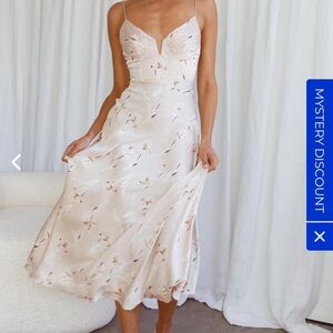 NWT Selfie Leslie LAKE COMO FITTED BODICE CAMI STRAP MIDI DRESS ORCHID PRINT